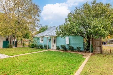 606 N Adams Street Fredericksburg TX 78624