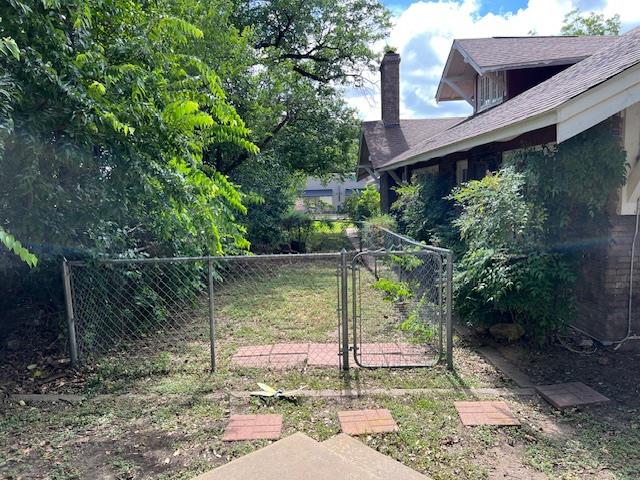 906 S Bridge Street Brady TX 76825