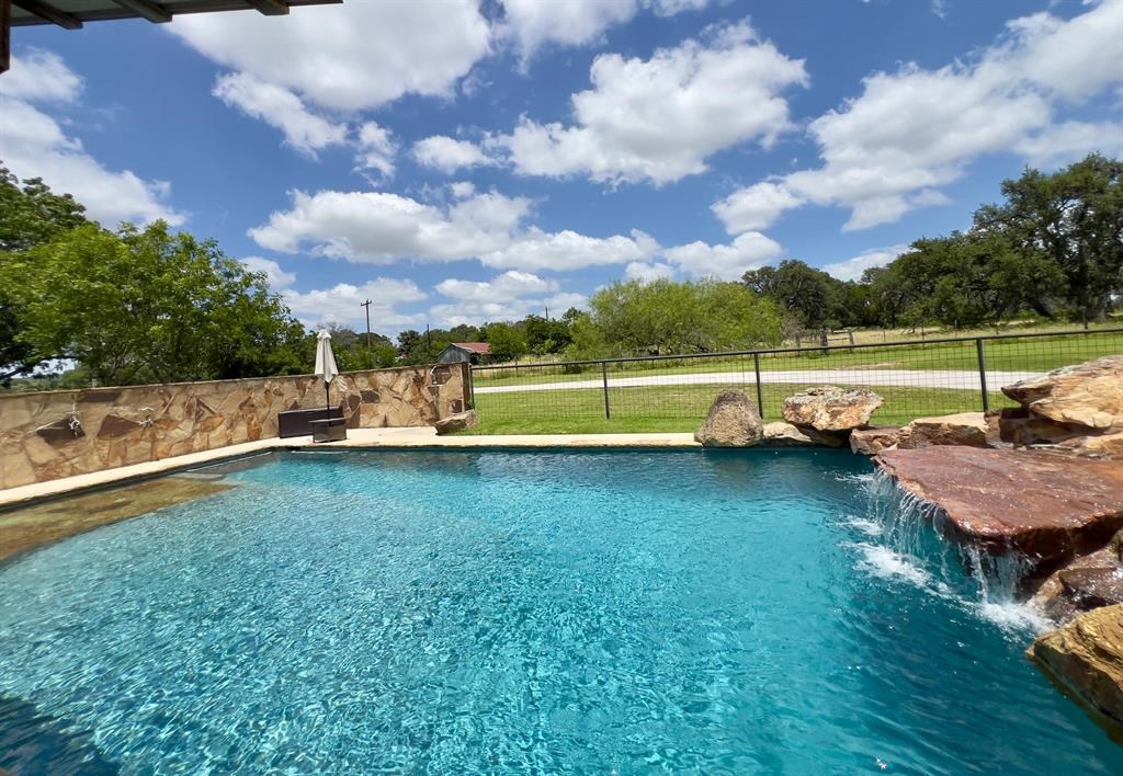 1139 Fm 3351 Kendalia TX 78027