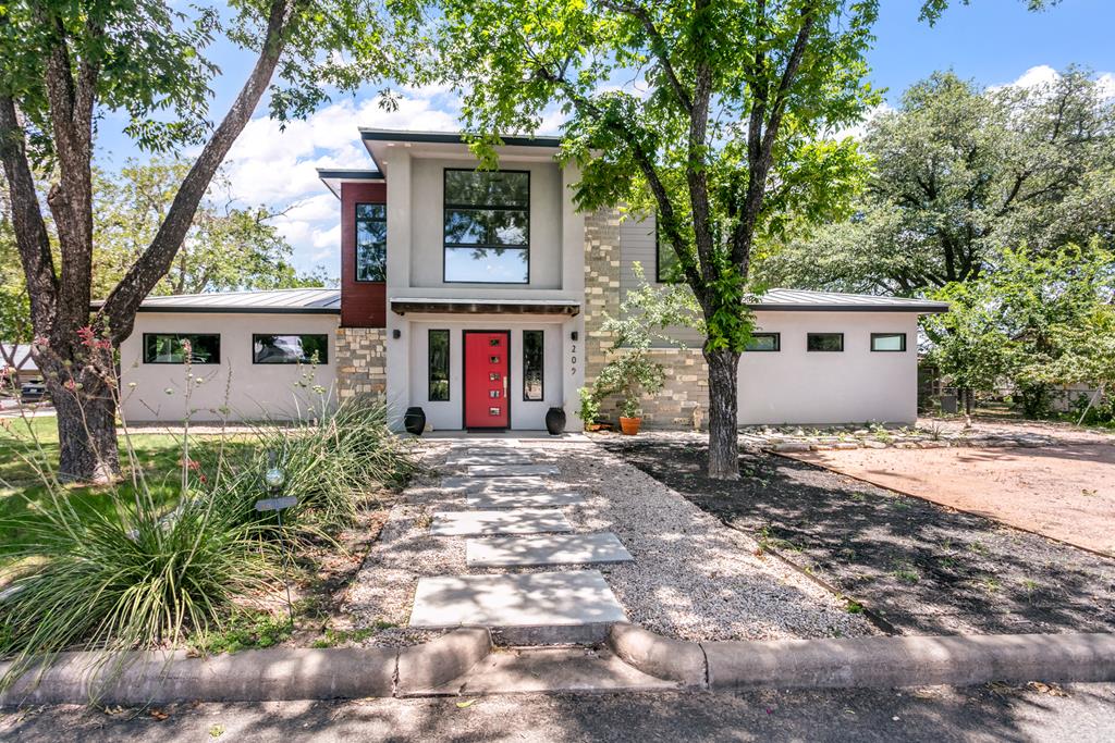 209 N Elk Street Fredericksburg TX 78624