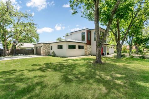 209 N Elk Street Fredericksburg TX 78624