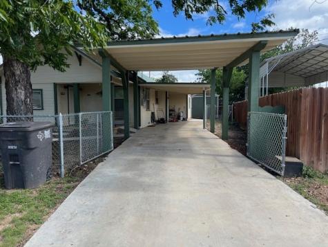 806 W 6th Street Brady TX 76825