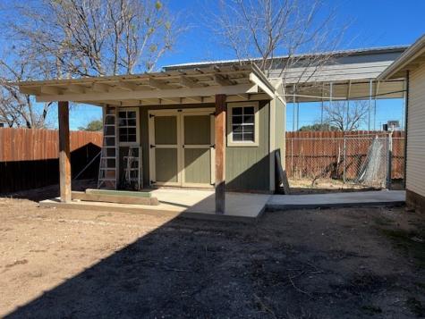 806 W 6th Street Brady TX 76825