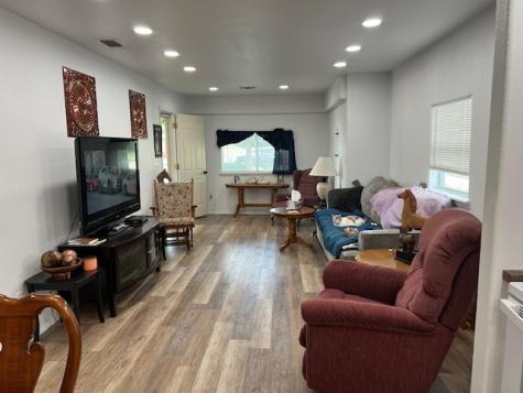 806 W 6th Street Brady TX 76825