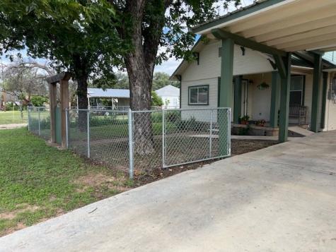 806 W 6th Street Brady TX 76825