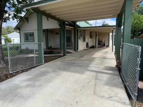 806 W 6th Street Brady TX 76825