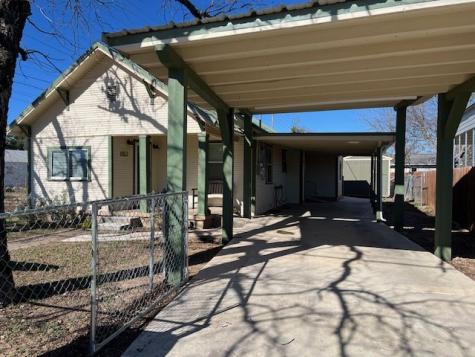 806 W 6th Street Brady TX 76825