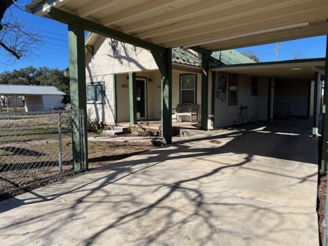 806 W 6th Street Brady TX 76825