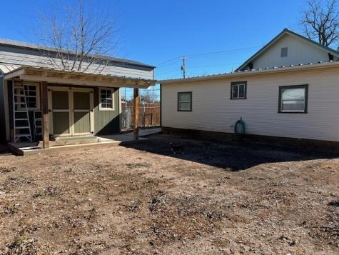 806 W 6th Street Brady TX 76825