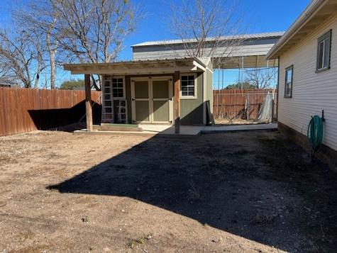 806 W 6th Street Brady TX 76825