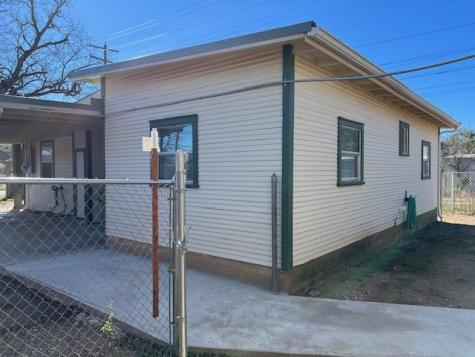 806 W 6th Street Brady TX 76825