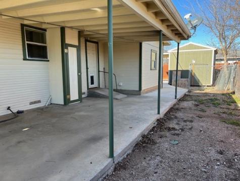 806 W 6th Street Brady TX 76825