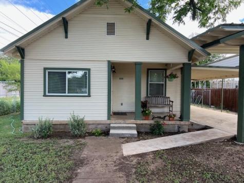 806 W 6th Street Brady TX 76825