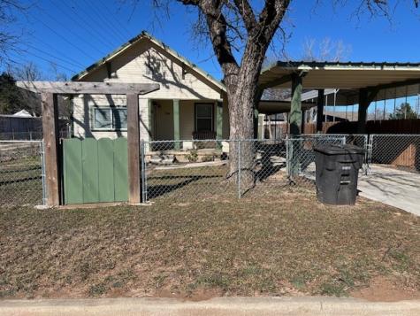 806 W 6th Street Brady TX 76825