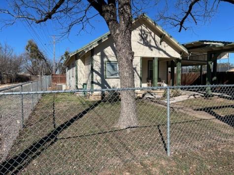 806 W 6th Street Brady TX 76825