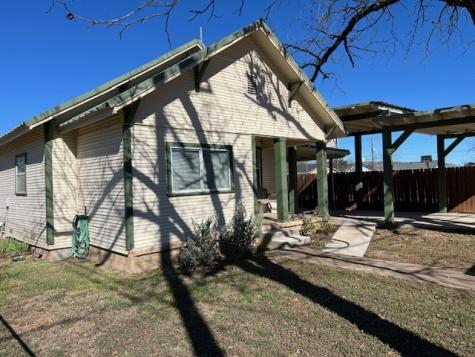 806 W 6th Street Brady TX 76825