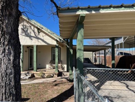 806 W 6th Street Brady TX 76825