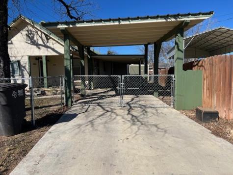 806 W 6th Street Brady TX 76825