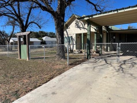 806 W 6th Street Brady TX 76825