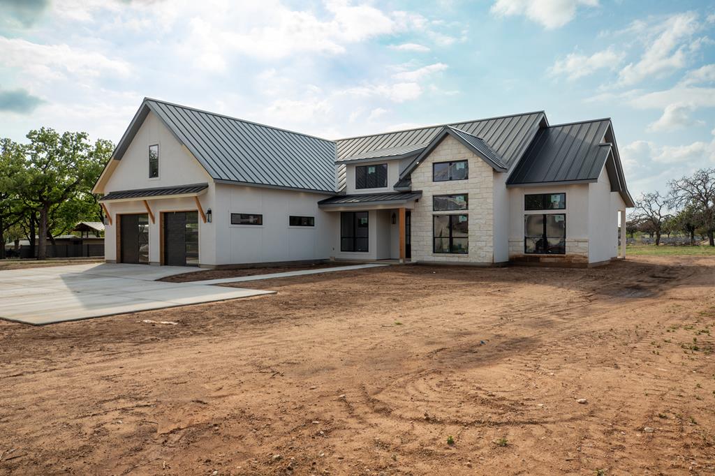 214 Woodcrest Fredericksburg TX 78624