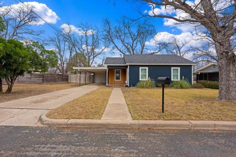 314 W Hackberry Street Fredericksburg TX 78624