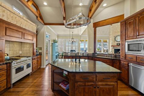 169 Royal Oaks Hill Fredericksburg TX 78624