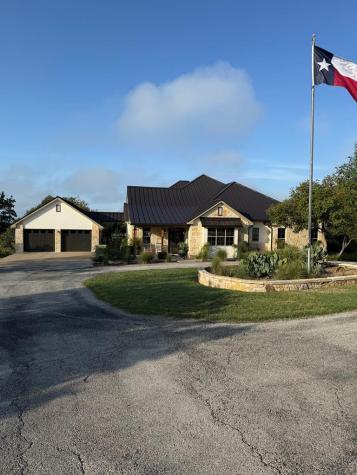 169 Royal Oaks Hill Fredericksburg TX 78624