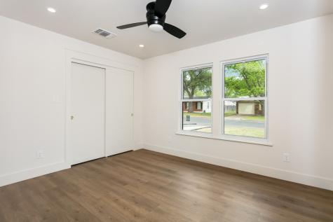 806 N Edison Street Fredericksburg TX 78624