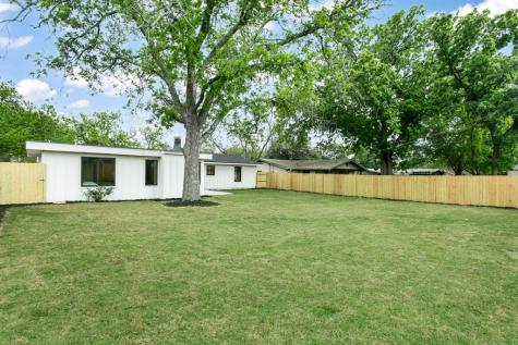 806 N Edison Street Fredericksburg TX 78624