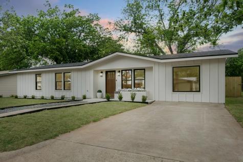 806 N Edison Street Fredericksburg TX 78624