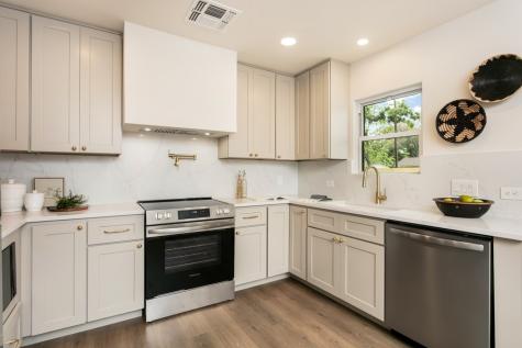 806 N Edison Street Fredericksburg TX 78624