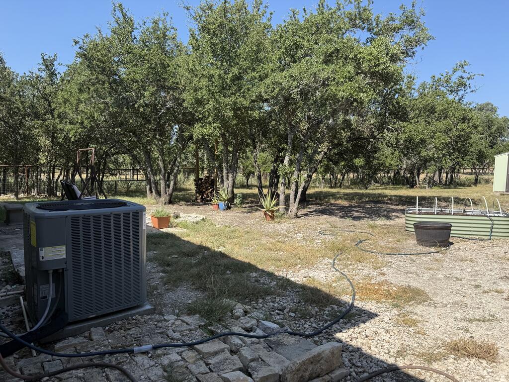 138 Spanish Oak Trail Harper TX 78631