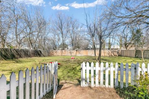 108 W Centre Street Fredericksburg TX 78624