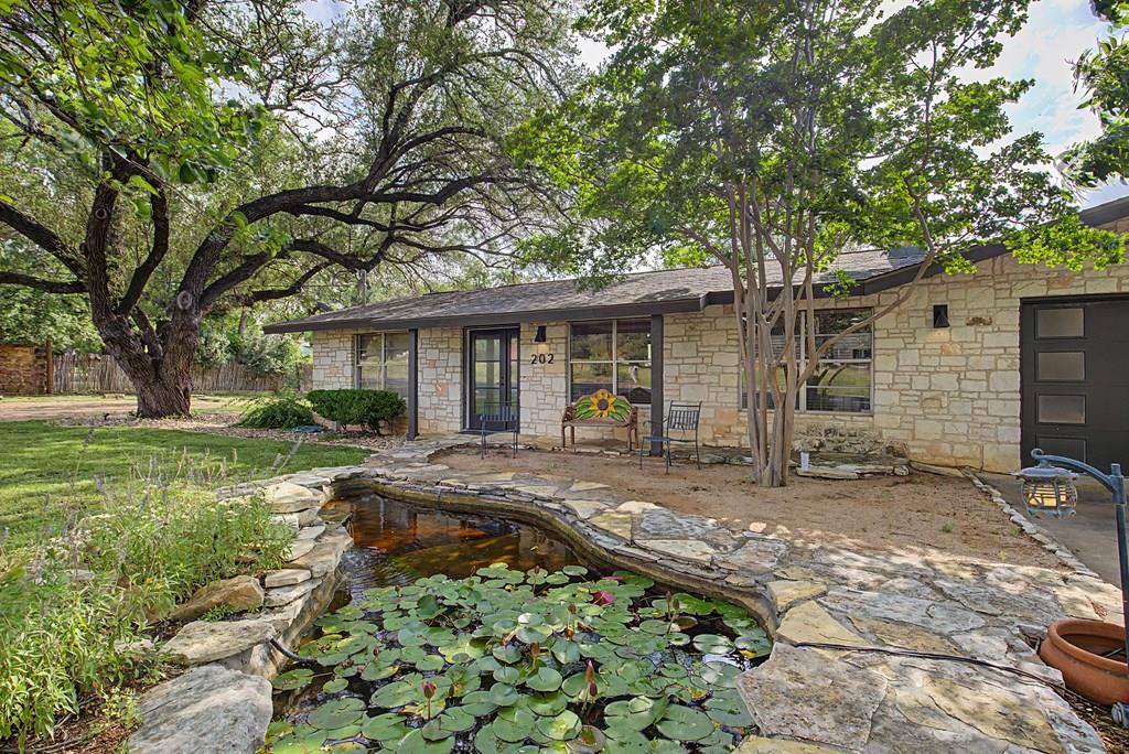 202 Bluebonnet Fredericksburg TX 78624