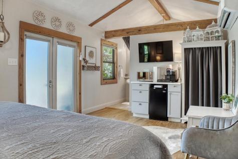 202 Bluebonnet Fredericksburg TX 78624