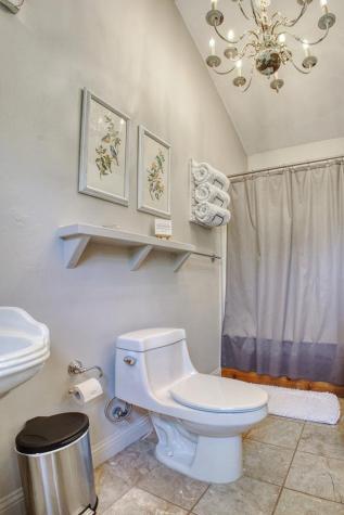 202 Bluebonnet Fredericksburg TX 78624