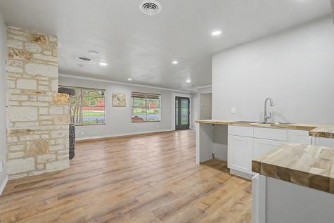202 Bluebonnet Fredericksburg TX 78624