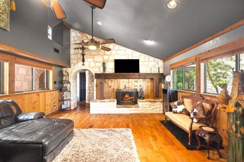 22 Indian Creek Loop Kerrville TX 78028