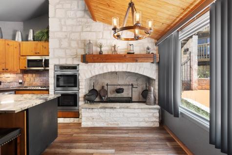 22 Indian Creek Loop Kerrville TX 78028