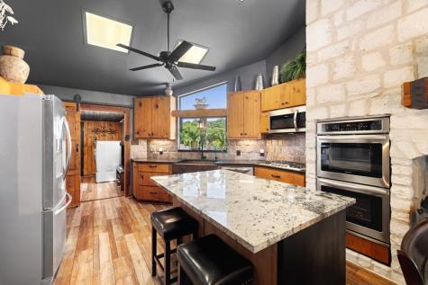 22 Indian Creek Loop Kerrville TX 78028