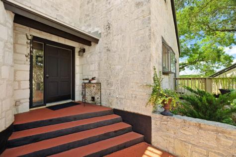 22 Indian Creek Loop Kerrville TX 78028