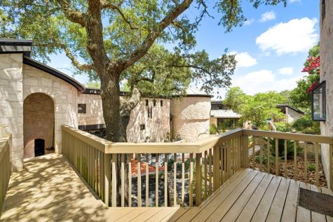 22 Indian Creek Loop Kerrville TX 78028