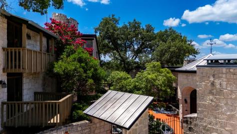 22 Indian Creek Loop Kerrville TX 78028