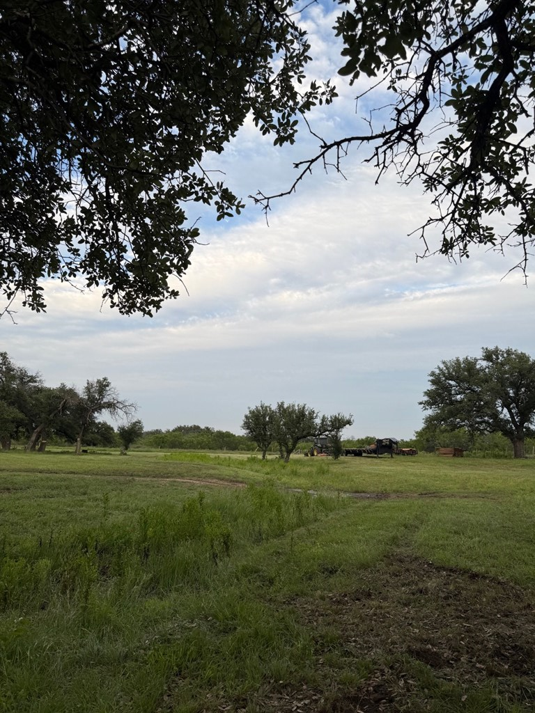 18525 N Us Highway 377 London TX 76854