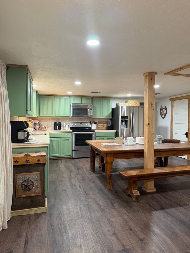 18525 N Us Highway 377 London TX 76854