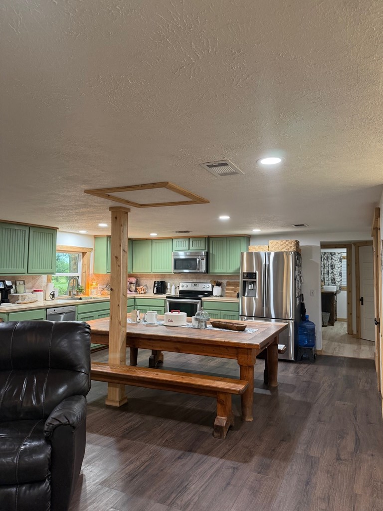 18525 N Us Highway 377 London TX 76854