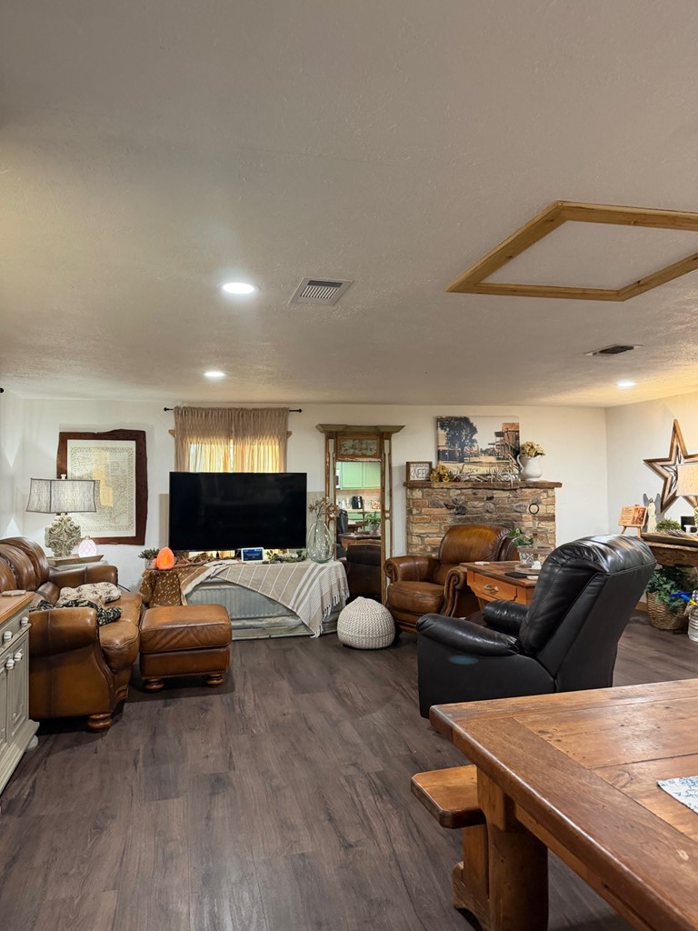 18525 N Us Highway 377 London TX 76854