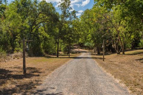 10207 E Us Highway 290 Fredericksburg TX 78624
