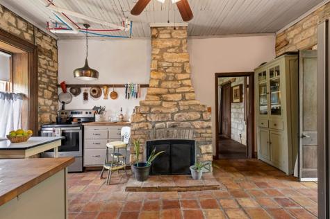 426 E Ranch Road 962 Round Mountain TX 78663