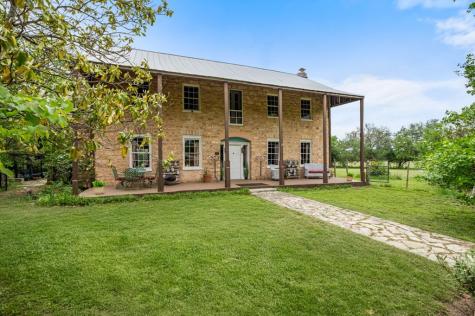 426 E Ranch Road 962 Round Mountain TX 78663